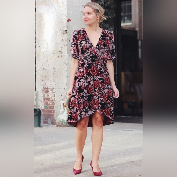 Leith Dresses & Skirts - Leith Floral Velvet High Low Dress Size Small